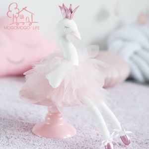 Bambole di peluche Giocattoli di lusso Kid Ballerina Swan nato Baby Dancing Dolce regalo di compleanno per ragazze MOGO Pink White 230427