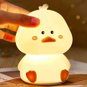 Luci notturne Cute Duck Night Lights Silicone Cartoon Duck Night Lamp Ricarica USB Kawaii Nursery Nightlight Creativo per la decorazione della camera da letto YQ231127