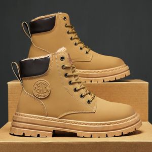 Boots Mens Snow Designer Fuzz Boozies Sneakers المشي لمسافات طويلة الفراء شتاء الأحذية مقاومة للارتداء الجلود الكاحل نصف الحذاء في الهواء الطلق رجل الرياضة أحذية البند F5 7123