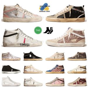 Projektant Golden Sneakers Buty Casual Platforma Mid Star Platforma Biała czarna taupe Burgundowy brokat z szarymi wkładkami i białymi gwiazdami Włoski Trener