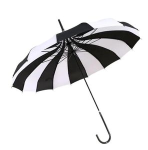 Guarda-chuva de golfe listrado preto e branco com design criativo guarda-chuvas retos de cabo longo