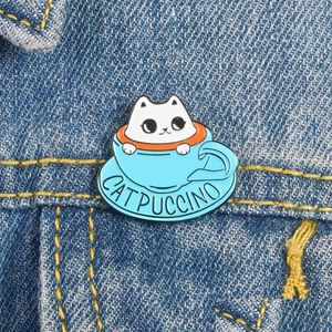 Cartoon Zubehör Emaille Broschen Catpuccino Kaffeetasse Button Pins für Kleidung Tasche Abzeichen Nette Katze Schmuck Geschenk Freunde Kinder Drop de Dh6Dt