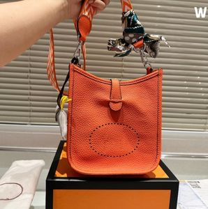 Mini Satış Moda Vintage Çanta Çantaları Tasarımcı Cüzdanlar Kadınlar Deri Zincir Çantası Crossbody ve Omuz 20*20cm