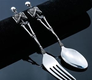 Acciaio al titanio Scheletro Teschio Forchetta Cucchiaio Stoviglie Tavolo da pranzo vintage Posate Set Artigianato in metallo Regali per feste di Halloween2529569301