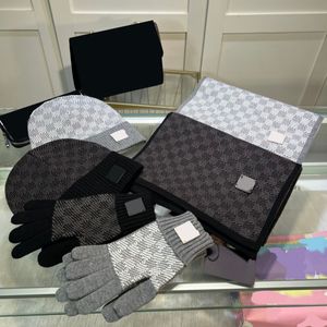 Yeni Tasarımcı Şapkaları Çırpma Eldiven Setleri Kış Beanies Eşarp 3 PCS Kadınlar İçin Set Scarf Beanie Eldiven Kaşmir Yün Örme Şallar Beanies Kar Kayak Beanies