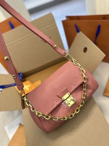 2024 MTショルダーバッグの女性ハンドバッグ財布お気に入りのクロスボディバッグゴールドチェーン穀物本物の革の古い花の磁気ロックレミバブ