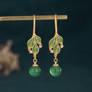 Baumelnde Ohrringe Kronleuchter im chinesischen Stil Klassische Accessoires Altes Gold überzogenes grünes Blatt Natürliche Jade-Korn-Ohrhaken für FrauenDangle