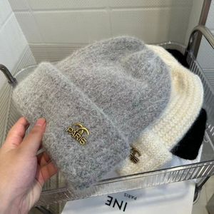 Designer stickad hatt modeikon unisex vinter förtjockad varm stickad hatt av hög kvalitet hatt i 14 färger tillgängliga