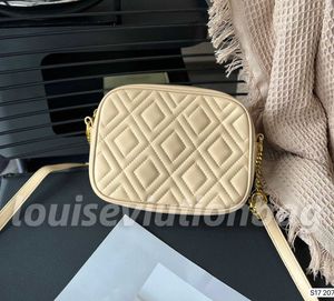 Reseväska påsar mjuka fårläder handväskor lyxiga designwallet kvinnliga kors kroppsväska hobo totes aftonväska purses kamerapåse matelasse logo 103938