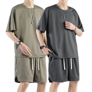 Erkeklerin Trailtsits 2 Parça Erkekler İçin Set Trailtsuit Sold Color Nefes serin şort seti erkek moda giyim artı Boyut Kısa koşu takımları 230427