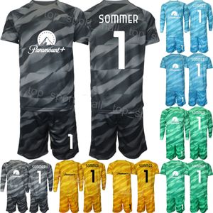 Club Team 23 24 Inter Goleiro Milan 1 Yann Sommer Jersey Conjunto de futebol Homem Crianças Manga Longa Samir Handanovic 12 Julio Cesar Walter Zenga 24 ONANA Camisa de Futebol Kits