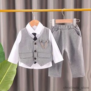 Zestawy odzieży 2023 Nowa moda dziecięca kamizelka łańcucha dziecięcego Gentleman Suit chłopca solidne kamizelki krawatowe Trzy formalne wieczorne dres R231127