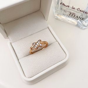 Designer for Women Classic Brand Ring Fashion Trendy Rose Gold Diamond Couple Engagement Letter Rings Holiday Gift Jewelry Personalized Good