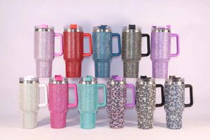 40 oz Diamond Tumbler mit Griff und Strohhalm Bling Wasserflasche Strass Tumbler Edelstahl Isolierter Reisebecher Hält Getränke kalt 12 Farben