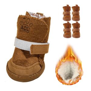 Buty ochronne dla zwierząt domowych 4PCS Winter Winter Wygodne ciepłe buty Chihuahua na zewnątrz śniegu śnieg chodzący bez poślizgu Sneakersa 231127