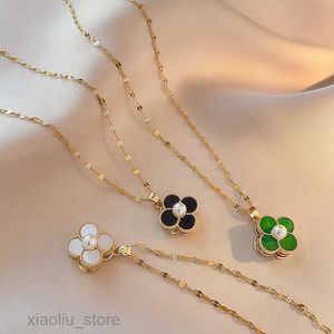 Pendant Necklaces New Rotatable Four Leaf Clover Necklace for Women Creative Design Stainless Steel Pearl Flower Clamp Pendant Chain Jewelry
