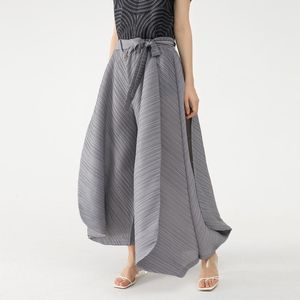 Capris Miyake veck 2021 Summer Dubai Vintage Designer Belt Stitching Casual Big Trousers Wide Ben Loose Pants Women Estetic Clothes