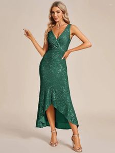 Casual Dresses Luxury Sequins Sexig V-Neck Women's Halter Solid Color Mid-midjig temperament Slim Long Dress