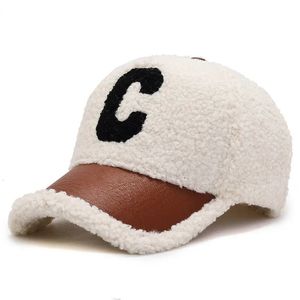 Bollmössor Vinter Caps Letter Brodery Lamb Wool Baseball Cap Teddy Cashmere Warm Capss 231127