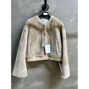 2024 Winter New Designer Jacket Spanish Lagoon Luxury Leather and Integrated Women's Short Melad Color Loose Fit Fur Coat