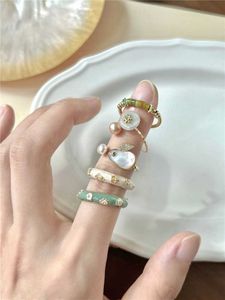 Band Rings Retro Pearl Shell Rabbit Ring 2023 New Spring Summer Fashion Design Temperament Female Open Adjustable Rings Charm Jewelry Z0428