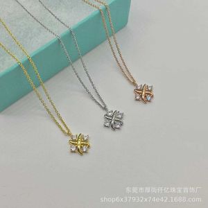 العلامة التجارية للمصمم S925 Sterling Silver High Edition Cross X Four Diamond Necklace Minimalist Fashion Stain