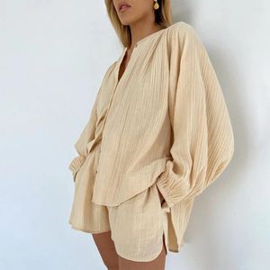 Kvinnors sömnkläder lovship pyjama set för kvinnor khaki casual kostym sommarlång ärmblus slits shorts mode kvinnliga hemkläder