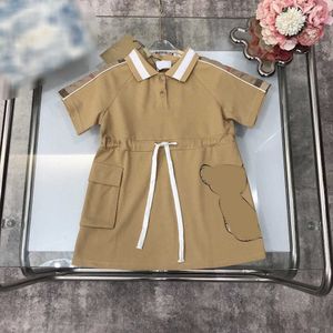 23ss girls Dress Abiti a maniche corte abiti firmati per bambini Lettera bavero Stampa orso Giunzione a reticolo Abito tuck in vita grande Gonne per ragazze Abbigliamento per bambini di alta qualità