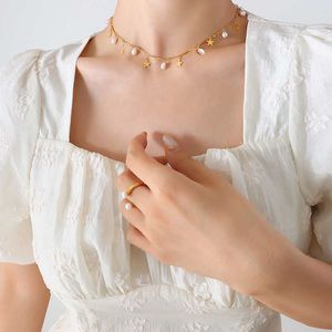 ペンダントネックレスドームカメラ女性のためのエレガントなナチュラル淡水真珠チーカーネックレス