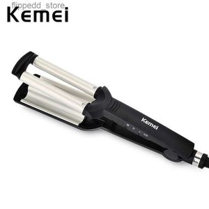 Curling Irons Kemei Hair Hairler Professional Big Wave Curling Iron Wand Ceramic 3 Barrels Rolls Hair Curlers Wave Wave Volume Coreling Tool Q231128