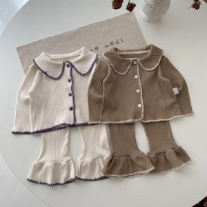 Set di abbigliamento Autunno Ragazzo Ragazza Bambino Vestiti lavorati a maglia Completo per bambini Camicia a maniche lunghe a righe a maniche lunghe Taglio a stivale 2 pezzi Set di camicette di moda in cotone per bambini