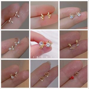 Stud Mini Exquisite Silber überzogene Kupfer Frauen Ohrringe Einfache Blume Deer Sweet Teen Ohrstecker durchbohrte koreanische Ohrringe Schmuck W0428