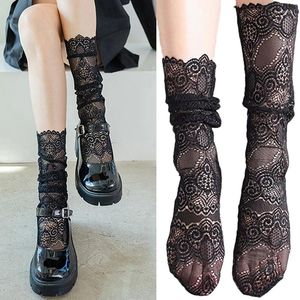 Damensocken mit Blumenmuster, Netzstoff, schwarze Spitze, mittelgroß, sexy Hohlstrümpfe für Damen, japanischer Lolita-Stil, weiße Prinzessinnen-Charm-Mädchen-Strumpfwaren-Socken