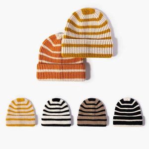 Beanie Skull Caps Autumn and Winter Sticked Hat Men's Fashion Stripe CULLED BRIMLESS Cold Hat Women's Outdoor Warm Thicked Wool Hat