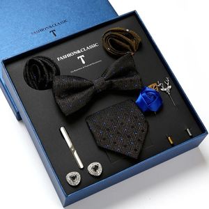 Gravatas de pescoço Marca de Moda Muitas Cores Gravata Hanky Pocket Squares Cufflink Set Bow Tie Clip Gravata Caixa Gota Roxa Geométrica 231128