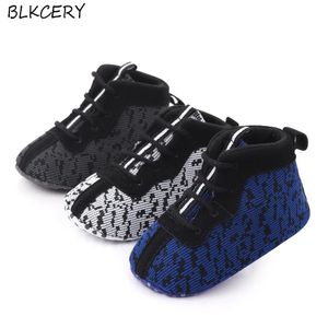 Första vandrare Fashion Born Baby Boys Soft Sole Sneakers Shoes For 1 Year Old Boy Footwear Toddler Walking Infant Steps Drop 231127