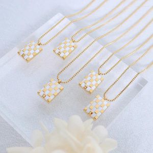 Ожерелья с подвесками, уникальный дизайн, ожерелье из нержавеющей стали желтого и белого цвета в виде шахматной сетки для женщин и девочек