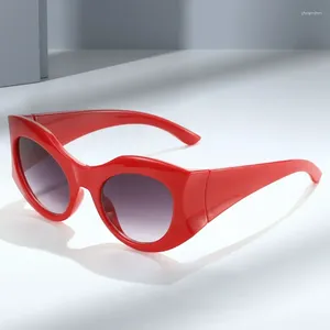 Solglasögon exploderar mode stor ram oval trend y2k glasskvalitet för damer