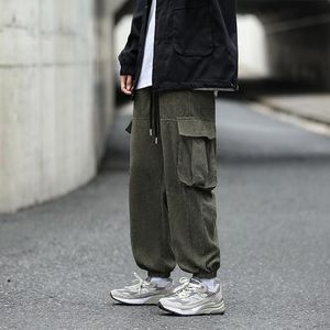 Spodnie streetwear 2022 Spring Autumn Corduroy Casual Pants Men Big Pocket Sweatspanty Harajuku Ładunki Joggers Mężczyźni