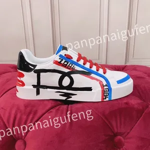 Yeni Sıcak Tasarımcı Sıradan Ayakkabı Buzağı Deri Sneaker Fashion Lady Beyaz Düz Platform Koşucular Erkek Ayakkabı Spor Ayakkabıları