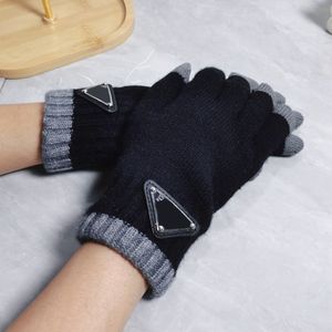 Designer-Marken-Handschuhe mit Buchstabe P für Winter und Herbst, modische Damen-Handschuhe aus Kaschmir mit umgekehrtem Dreieck und warmen Winterhandschuhen für den Outdoor-Sport, Weihnachtsgeschenke