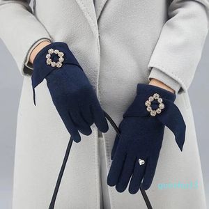 5本の指の手袋冬のダイヤモンドジェムウールの編み温かいタッチスクリーンミトンメスのダブルレイヤーと豪華な厚いカシミアドライビングブラックグローブ