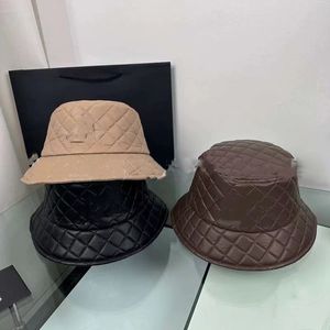 Designer-Baseballmützen, schwarze Herren-Eimerhüte, Lederkappe, Damen-Designer-Fischerhut, Herbst-Fedora-Sonnenhut. Dieser Hut ist sehr schön.