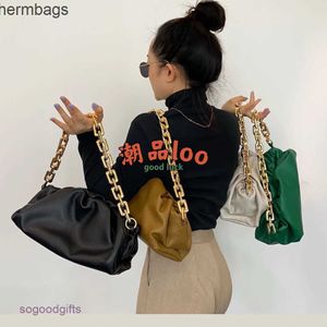 A YD Italy Bag Bags Cloud 2023 Bottegss Designer Venetss High Small Fashion Summer Texture Single Shoulder Female Foreign Style Chain Cross Dbvq with logo 869E