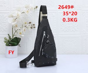 2023 Duo Sling Bag axelväska Herrens lyxdesigner Bag 2 Set Postal Information Bag Men's präglade enstaka karaktär plånbok högkvalitativ tvärsäck