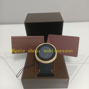 Echtes Foto mit Originalverpackung. Uhren, Unisex, Herren und Damen, 44 mm, Quarz, digital, 18 Karat Gelbgold, Diamantlünette, Ya114207, schwarzes Zifferblatt, Dualzeit, Gummiarmband, Sportuhr