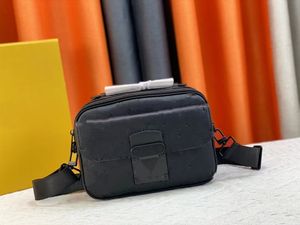 S Zamknięcie męskie Torba Messenger Black Expossed Monograms Ramię torebka kurierska Projektanci Luxury Messenger Crossbody Torka Portowa Portona Wallert