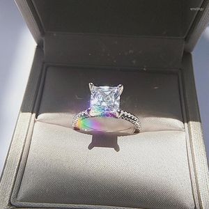 Anelli a grappolo Trendy Princess Cut Cubic Zirconia Finger Donna Accessori da sposa Anello di design alla moda Regalo di gioielli