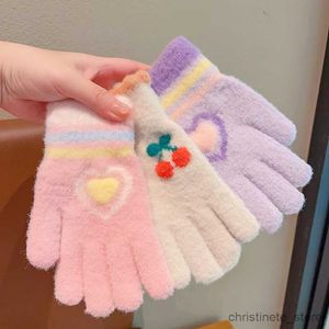 Barns mittens nya pojkar flickor söt stickning körsbärshjärta djur mjuka fem finger handskar barn utomhus varma handskar barn färger handskar