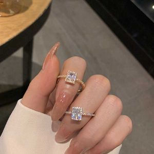 Band Rings Luxury Classic Moissanite Свадебные обручальные кольца для женских квадратных Lucky Ring Personality Ronge Rings charm Jewelry Z0428